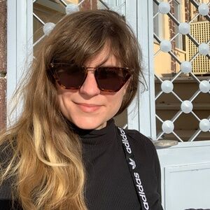 Meet your Posher, Desiree